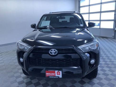Used 2017 Toyota 4Runner SR5 Premium image 14