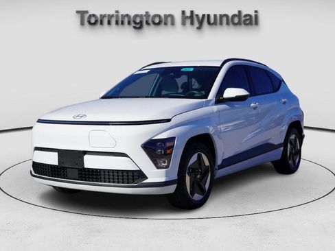 Certified 2025 Hyundai Kona SEL image 3