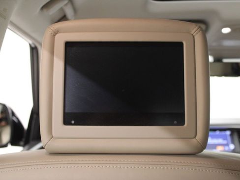 Used 2020 Nissan Armada Platinum w/ Captain's Chairs Package image 37