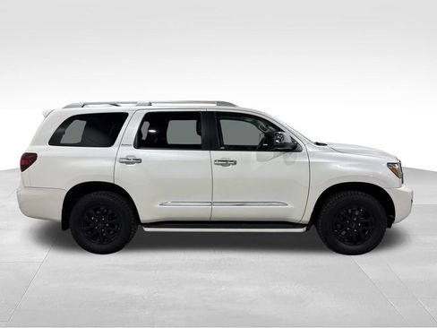 Used 2018 Toyota Sequoia Platinum AWD/4WD image 22
