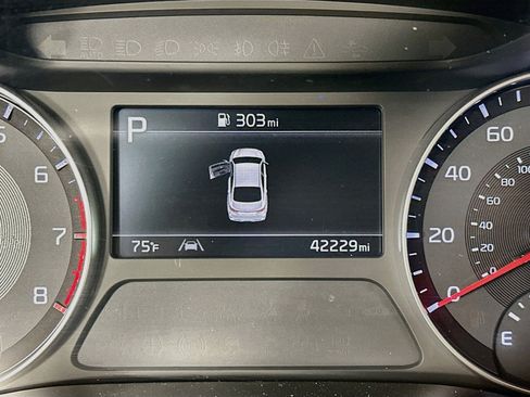Used 2024 Kia Forte LXS FWD image 19