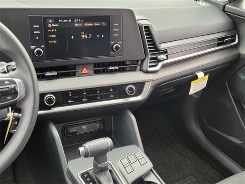 Used 2025 Kia Sportage LX image 24