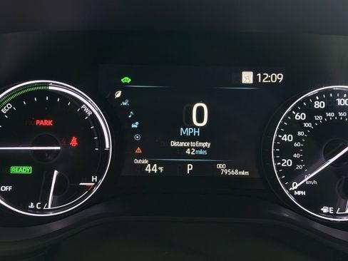 Used 2022 Toyota Sienna Platinum w/ Protection Package (TMS) image 10