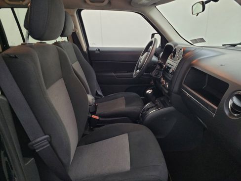 Used 2014 Jeep Patriot Sport w/ Power Value Group FWD image 21