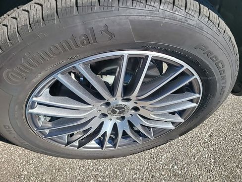 Used 2025 Mercedes-Benz GLC 300 4MATIC image 14