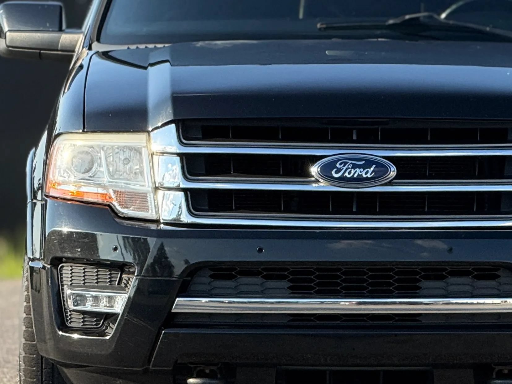 Used 2017 Ford Expedition Limited AWD/4WD image 11