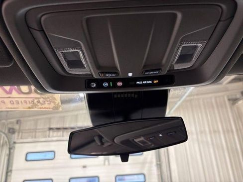 Used 2025 GMC Sierra 1500 Elevation image 22