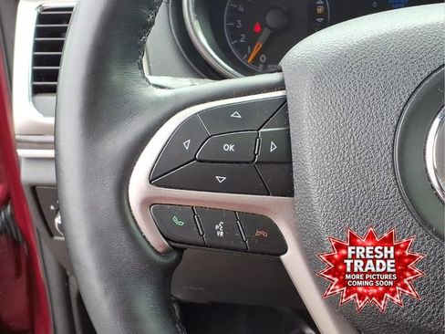 Used 2018 Jeep Grand Cherokee Overland AWD/4WD image 15