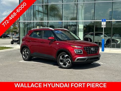 Used 2023 Hyundai Venue Limited w/ Cargo Package FWD image 2