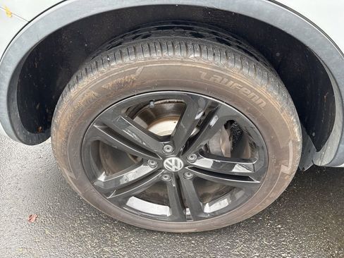 Used 2017 Volkswagen Touareg V6 image 14