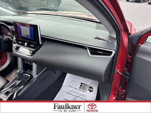 Certified 2025 Toyota Corolla Cross XLE image 16