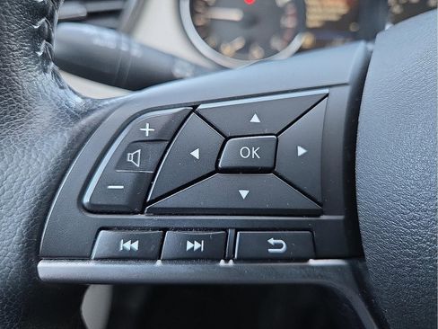 Used 2021 Nissan Rogue Sport SL w/ Premium Package image 17