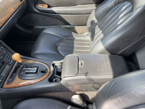 Used 2001 Jaguar XK8 Convertible image 11