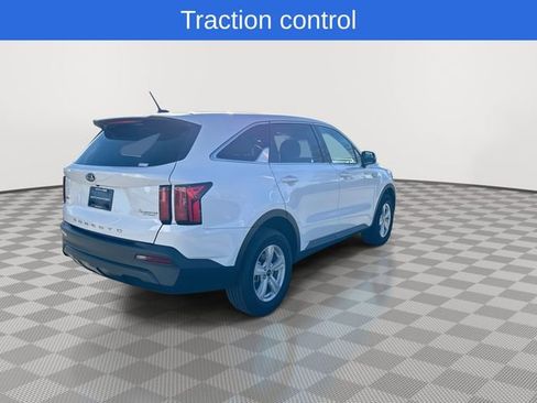 Used 2021 Kia Sorento LX image 9