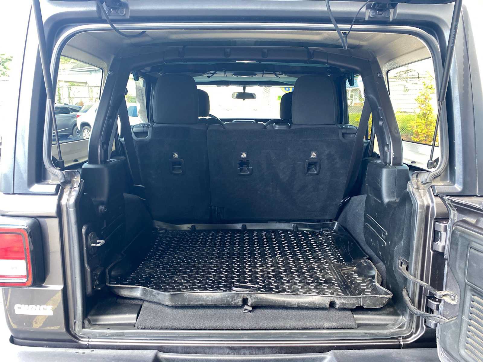 Used 2018 Jeep Wrangler Unlimited Sport S AWD/4WD image 27