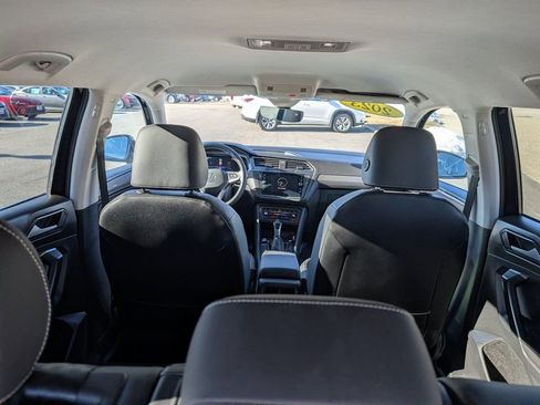 Used 2023 Volkswagen Tiguan SE AWD/4WD image 14