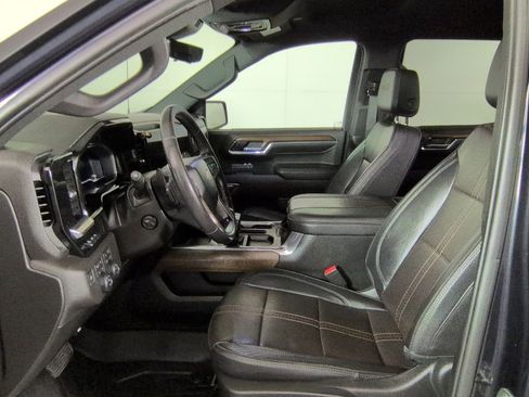 Used 2023 Chevrolet Silverado 1500 High Country w/ Technology Package AWD/4WD image 16