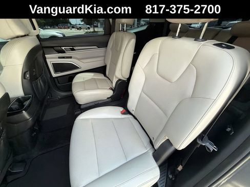 Used 2022 Kia Telluride S FWD image 27
