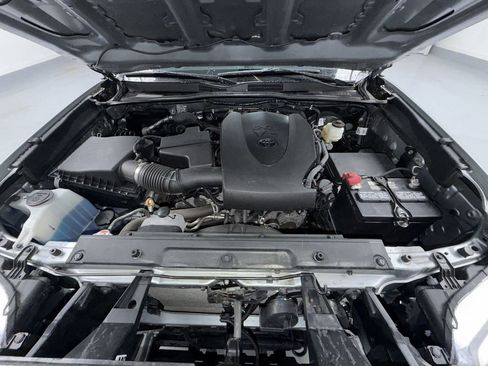 Used 2023 Toyota Tacoma SR5 AWD/4WD image 17