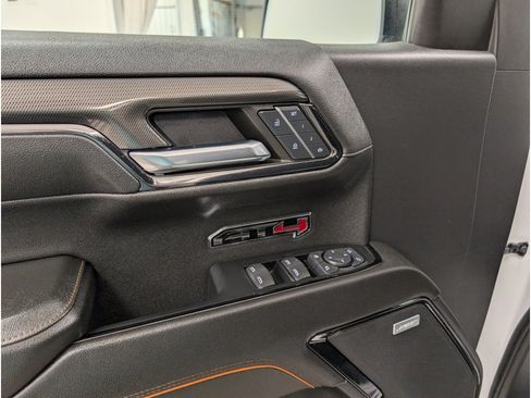 Used 2024 GMC Sierra 1500 AT4 w/ Technology Package AWD/4WD image 9