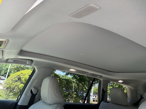 Used 2025 Toyota Grand Highlander FWD image 15
