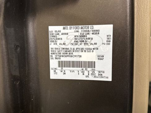 Used 2005 Ford F350 XLT image 78