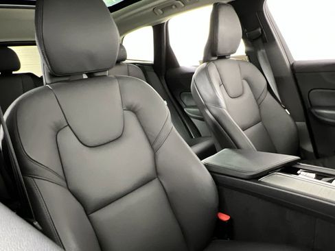 Certified 2025 Volvo XC60 B5 Plus image 25