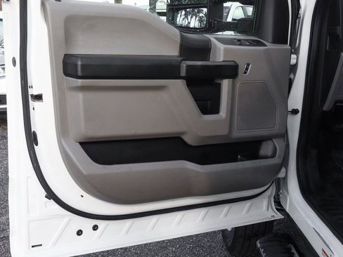 Used 2019 Ford F550 2WD Regular Cab Super Duty image 16