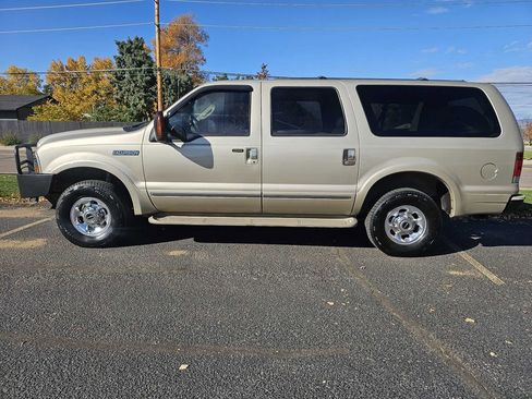 Used 2004 Ford Excursion Limited image 2