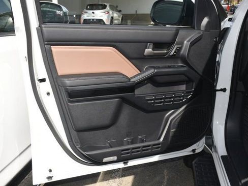 Used 2025 Toyota 4Runner Limited AWD/4WD image 5
