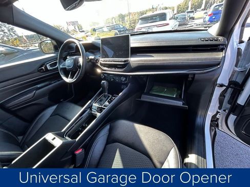 Used 2024 Jeep Compass Latitude w/ Convenience Group image 26