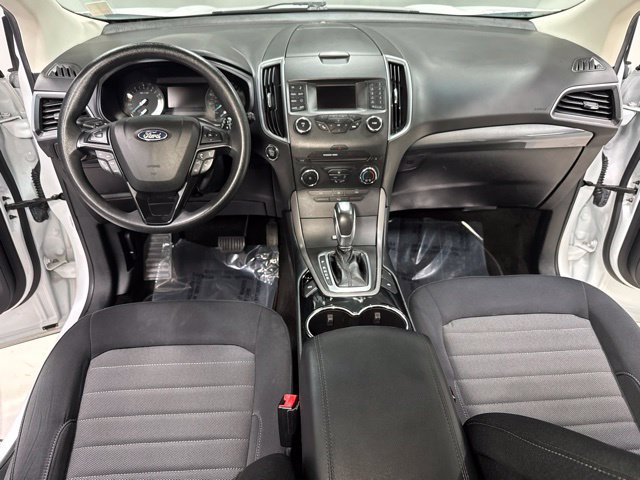 Used 2018 Ford Edge SE FWD image 2