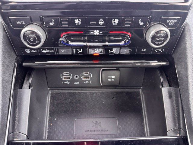 Used 2023 Jeep Grand Cherokee Overland w/ Luxury Tech Group IV AWD/4WD image 18