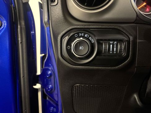 Used 2020 Jeep Wrangler Unlimited Sport S AWD/4WD image 19