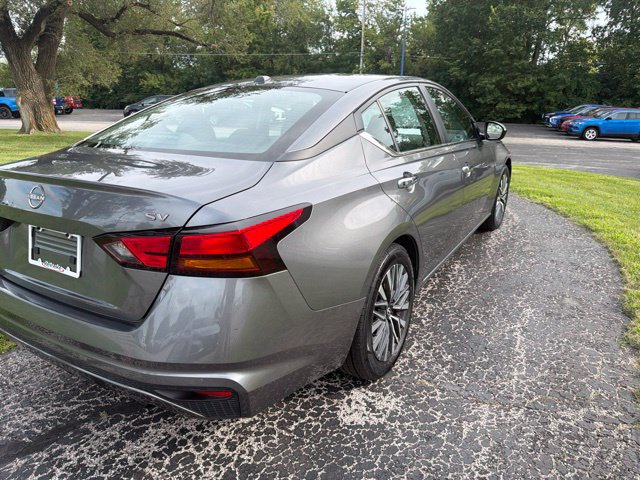 Used 2024 Nissan Altima 2.5 SV FWD image 8