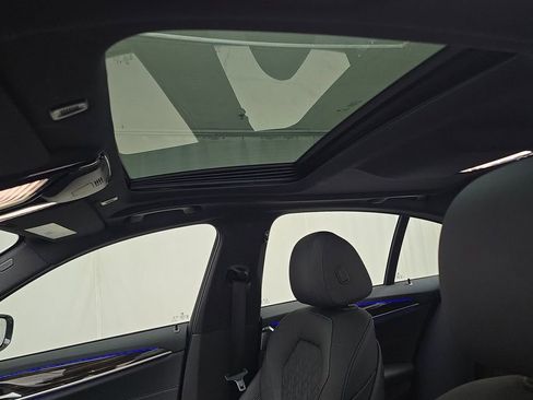 Certified 2022 BMW 530i xDrive 530i xDrive w/ M Sport Package image 22