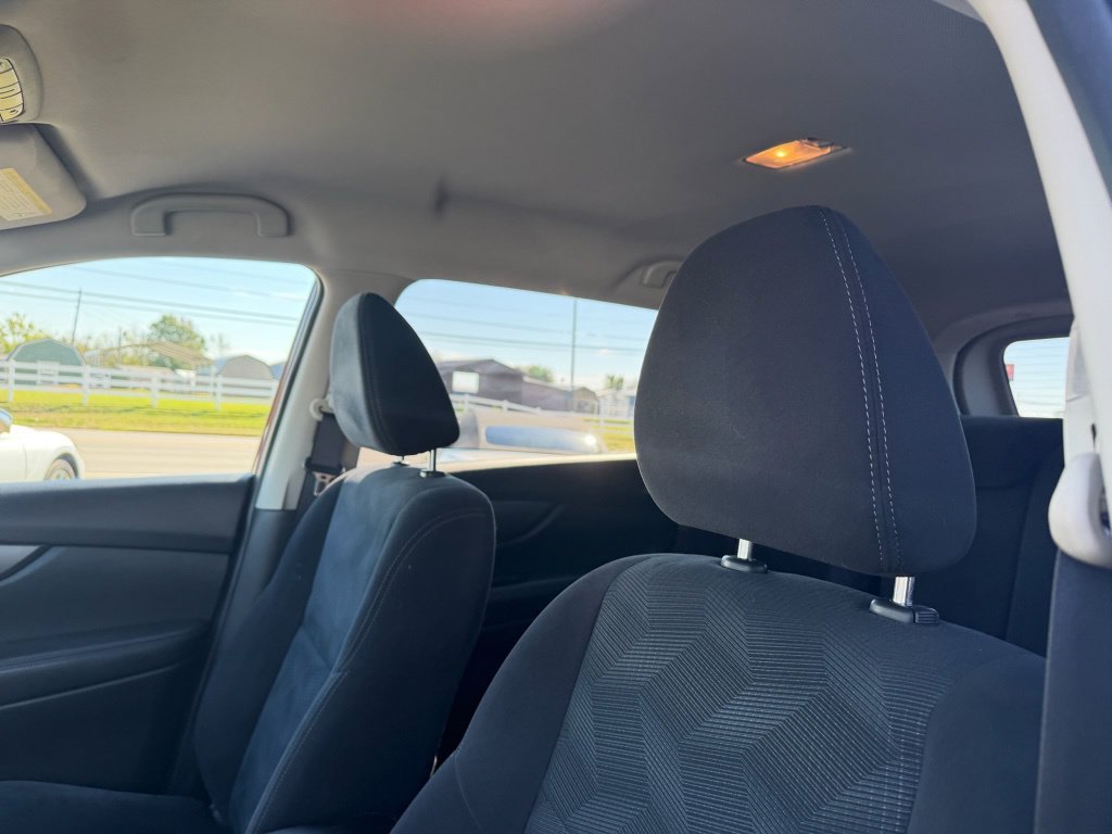 Used 2016 Nissan Rogue SV FWD image 10