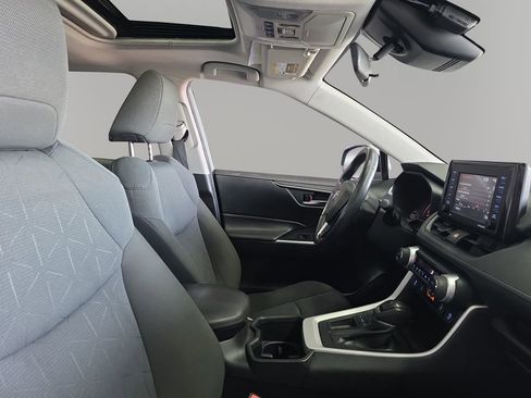 Used 2022 Toyota RAV4 XLE w/ Convenience Package FWD image 18