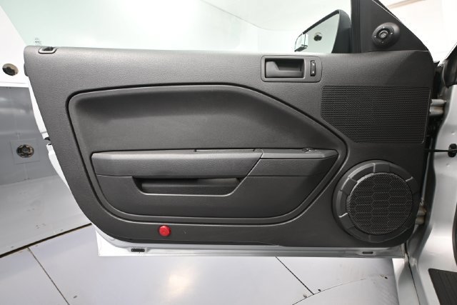 Used 2006 Ford Mustang GT Premium RWD image 13