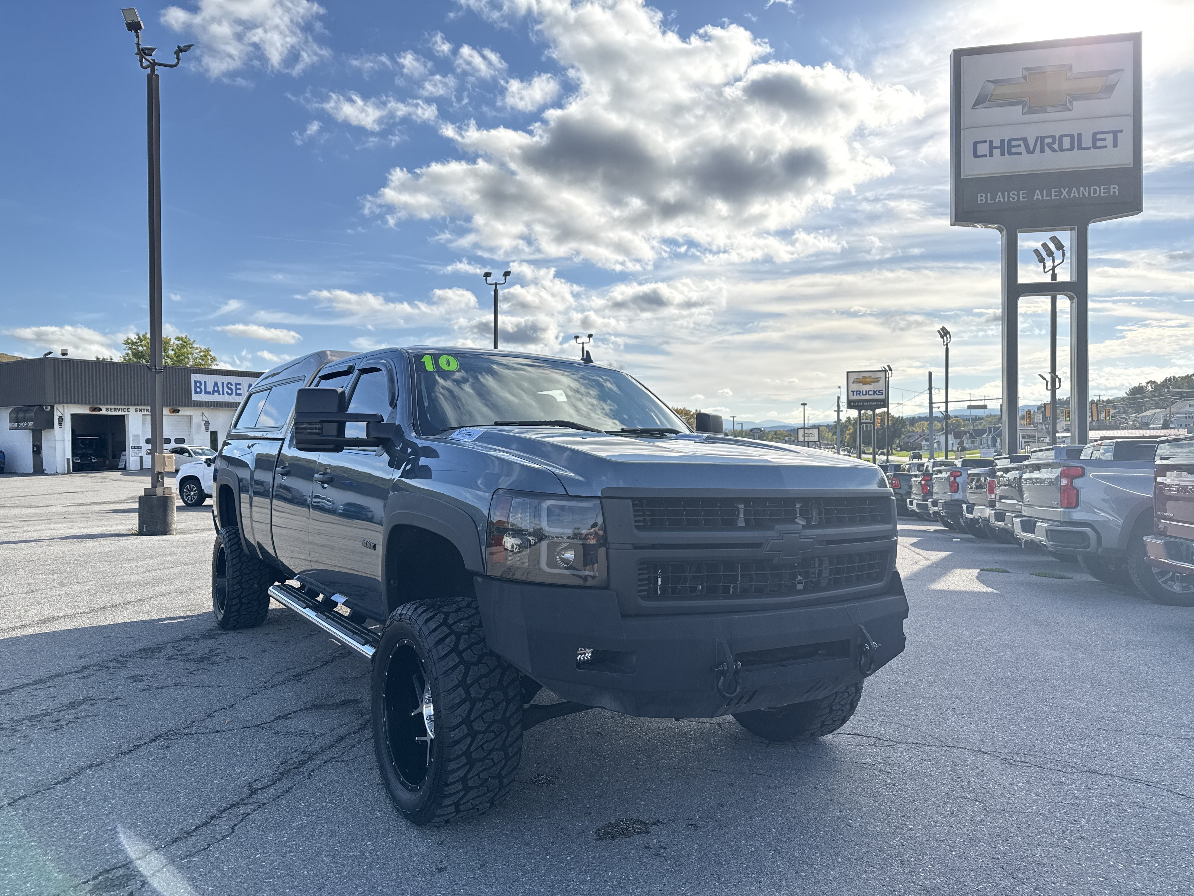 Used 2010 Chevrolet Silverado 2500 LT w/ Exterior Plus Package AWD/4WD image 1