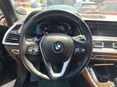 Used 2023 BMW X5 sDrive40i w/ Premium Package image 3