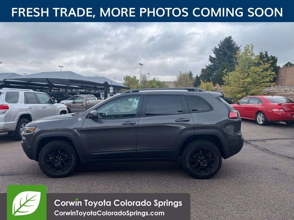 Used 2019 Jeep Cherokee Trailhawk w/ Comfort/Convenience Group AWD/4WD image 6