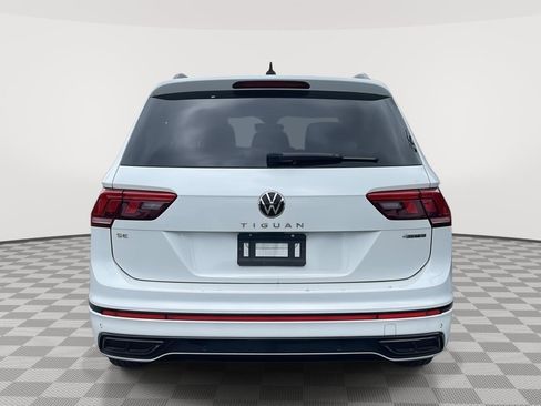 Used 2024 Volkswagen Tiguan SE R-Line AWD/4WD image 3