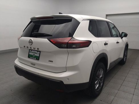 Used 2024 Nissan Rogue S AWD/4WD image 9