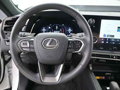 Used 2025 Lexus RX 350 FWD w/ Technology Package image 5