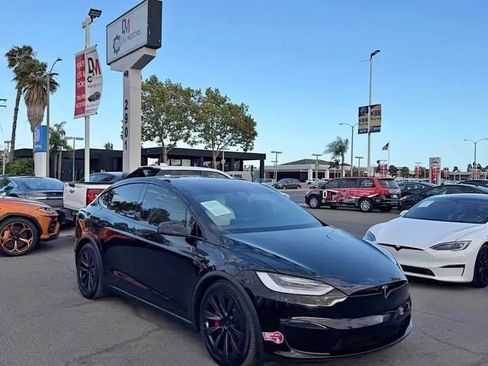 Used 2023 Tesla Model X Plaid AWD/4WD image 2