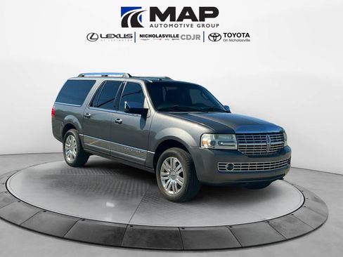 Used 2012 Lincoln Navigator L 4WD image 7