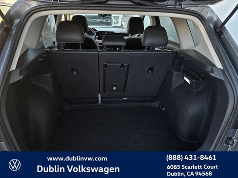 Certified 2025 Volkswagen Taos SE w/ Panoramic Sunroof Package FWD image 24