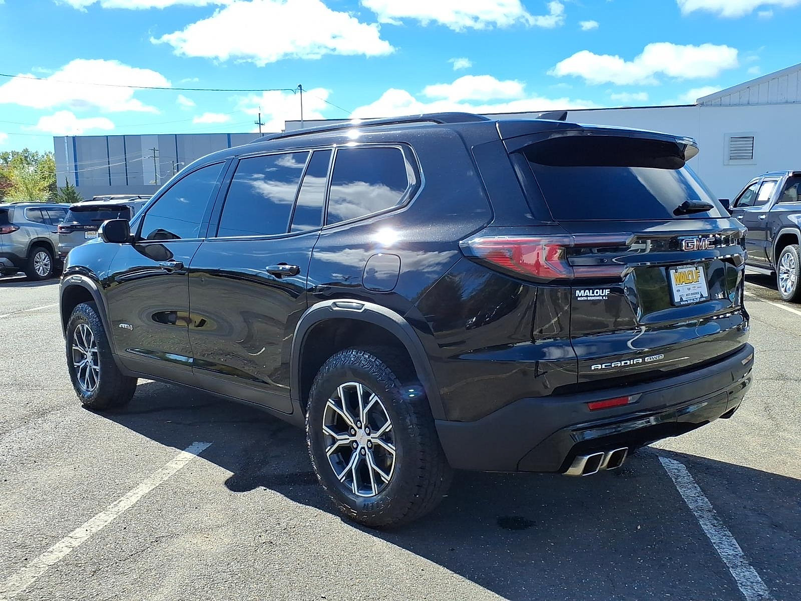 Used 2024 GMC Acadia AT4 AWD/4WD image 4