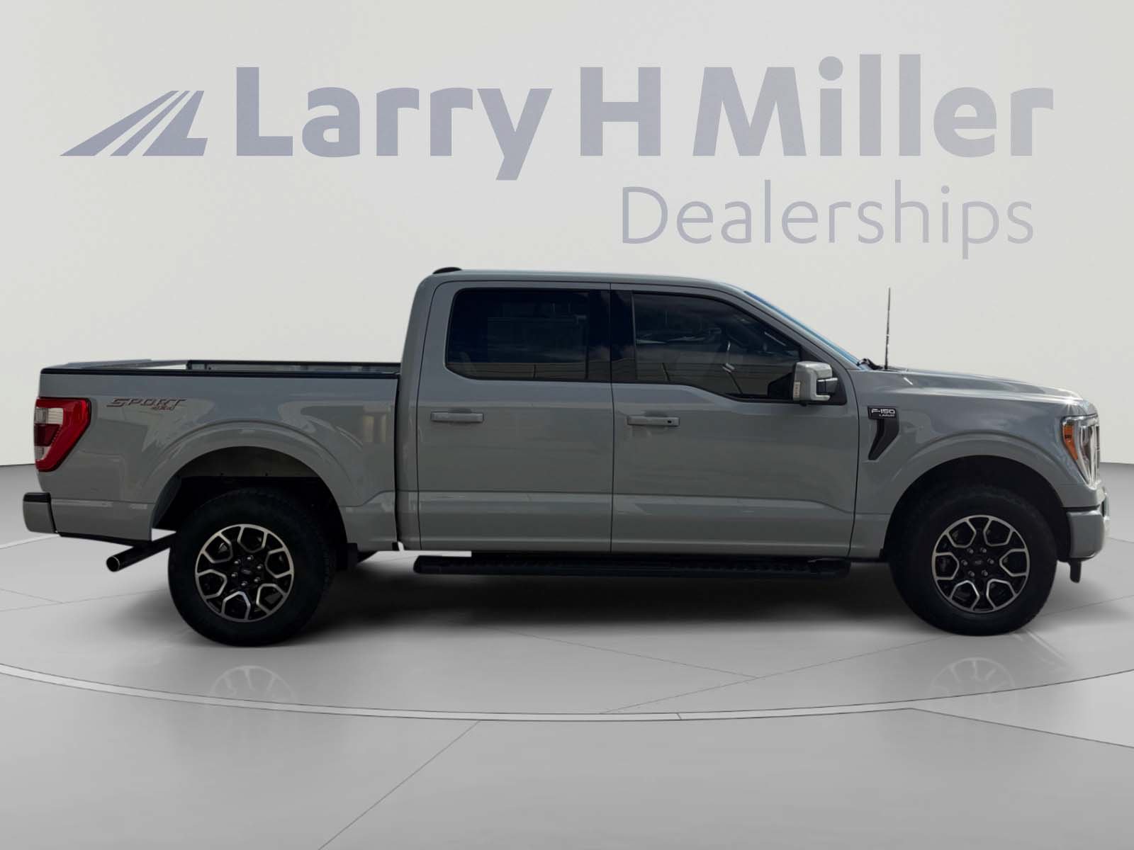 Used 2023 Ford F150 Lariat AWD/4WD image 6